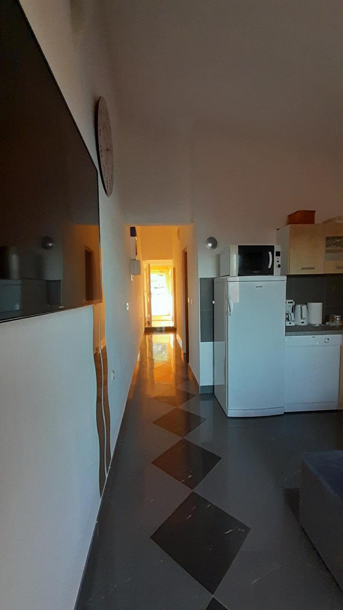 Apartmani Ivankovic Karlobag Rom bilde